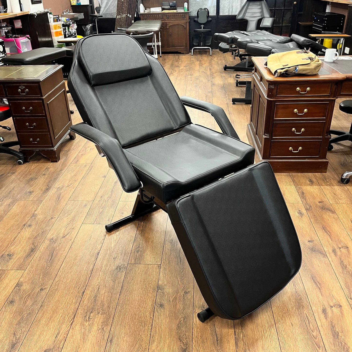 Tattoo chair / bed