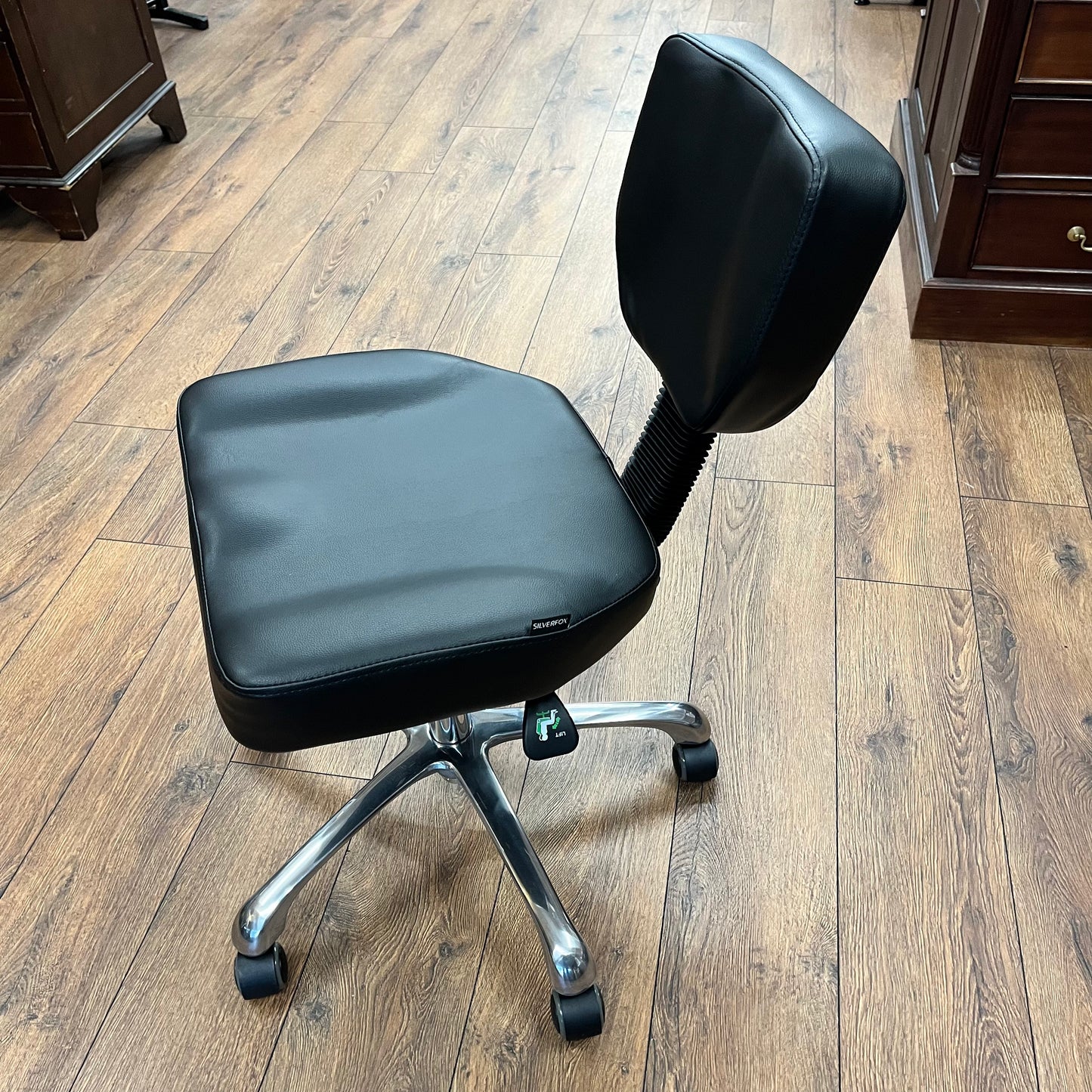 Extra-Padded Tattooist Stool