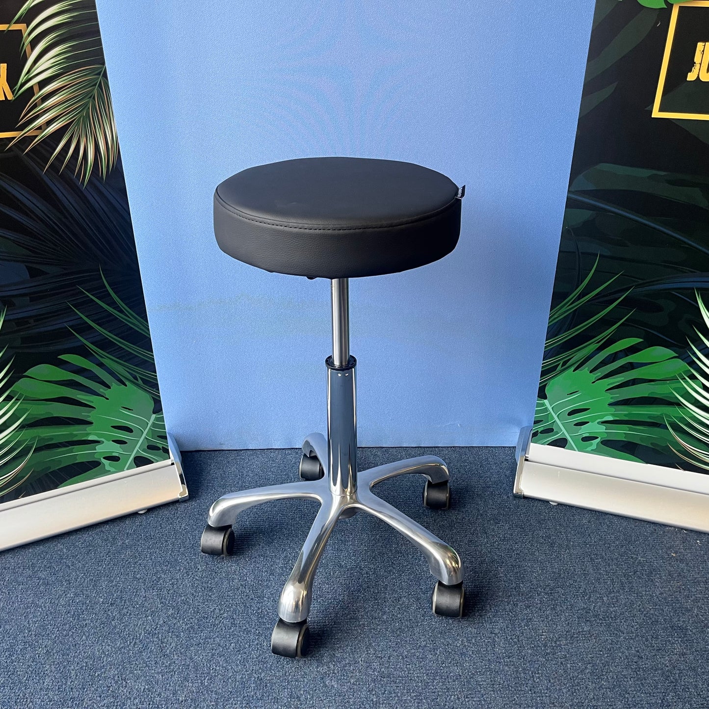 The Circle - Tattooist Stool